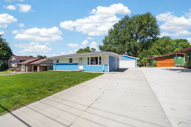 6820 NW 5th Court, Des Moines, IA 50313