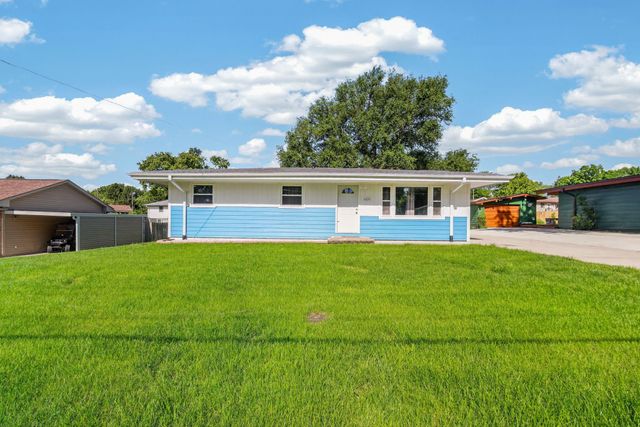 6820 NW 5th Court, Des Moines, IA 50313