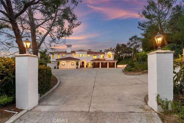 10696 Skyline Drive, North Tustin, CA 92705