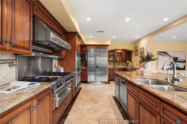 10696 Skyline Drive, North Tustin, CA 92705