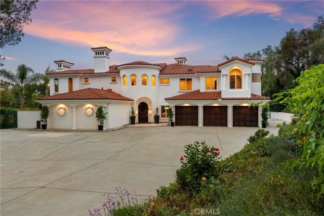 10696 Skyline Drive, North Tustin, CA 92705