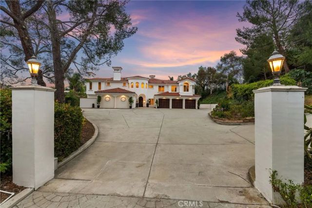 10696 Skyline Drive, North Tustin, CA 92705