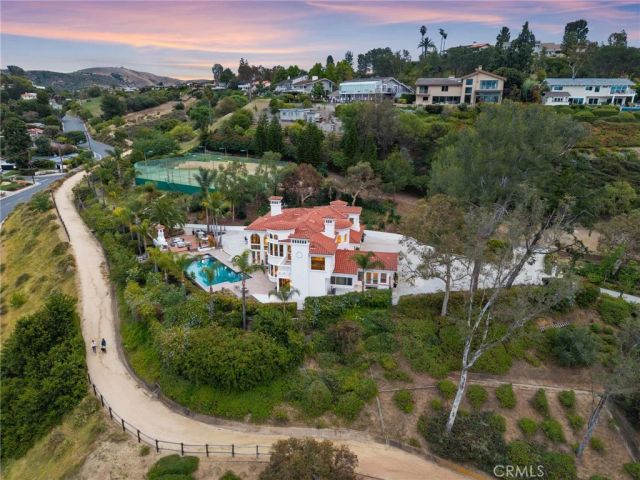 10696 Skyline Drive, North Tustin, CA 92705