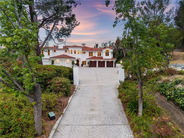 10696 Skyline Drive, North Tustin, CA 92705