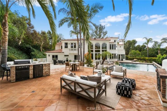 10696 Skyline Drive, North Tustin, CA 92705