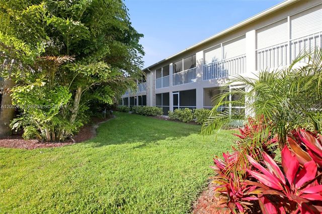 338 Bradstrom Circle A104, Naples, FL 34113