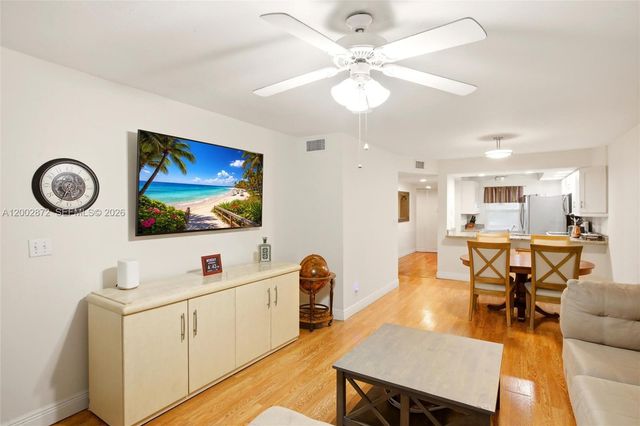 338 Bradstrom Circle A104, Naples, FL 34113