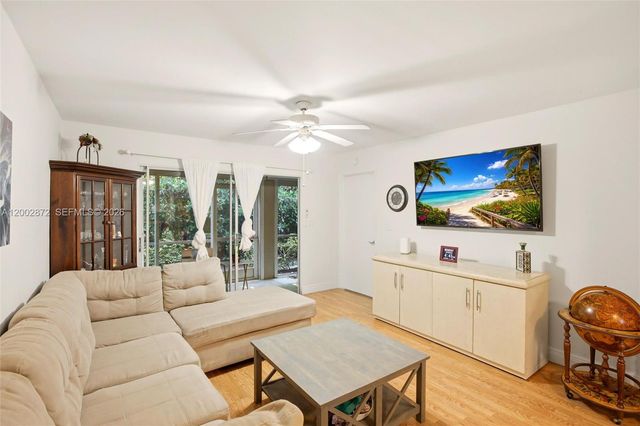 338 Bradstrom Circle A104, Naples, FL 34113