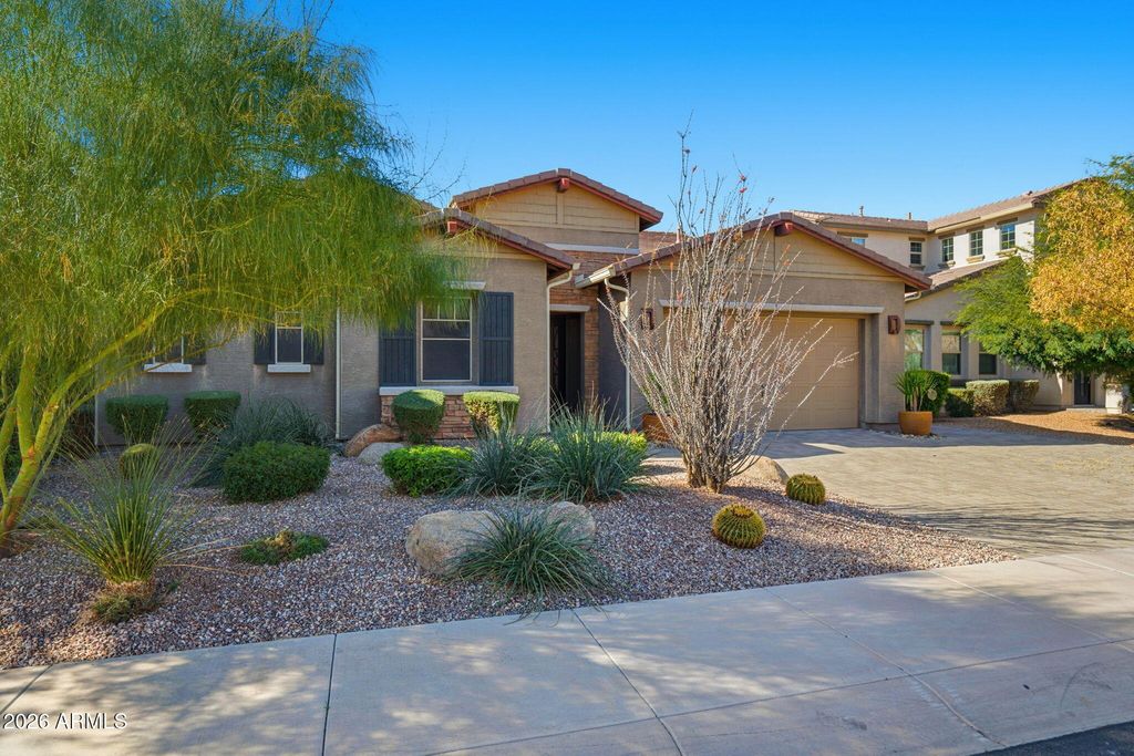 Image 1 of property listing at 4308 S REDCLIFFE Drive, Gilbert, AZ 85297