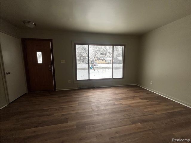 31808 Avondale Street, Westland, MI 48186