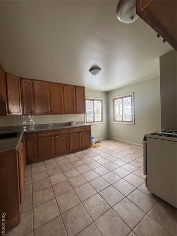 31808 Avondale Street, Westland, MI 48186