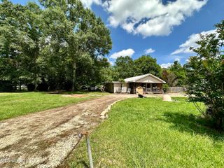 378 White Chapel Road, Carriere, MS 39426
