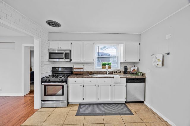 4405 Butterfield Road, Hillside, IL 60162
