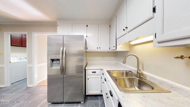165 Sandhurst Place, Southern Pines, NC 28387