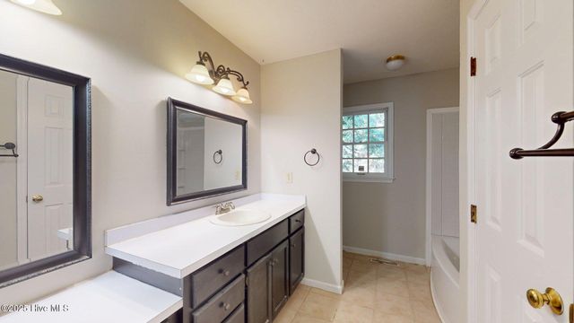 165 Sandhurst Place, Southern Pines, NC 28387