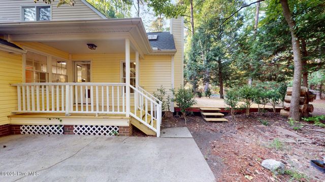 165 Sandhurst Place, Southern Pines, NC 28387