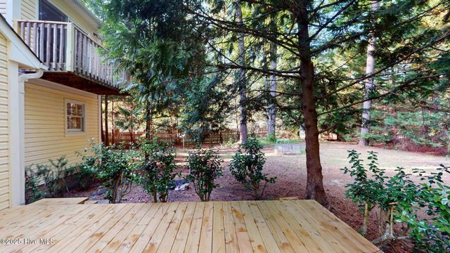 165 Sandhurst Place, Southern Pines, NC 28387