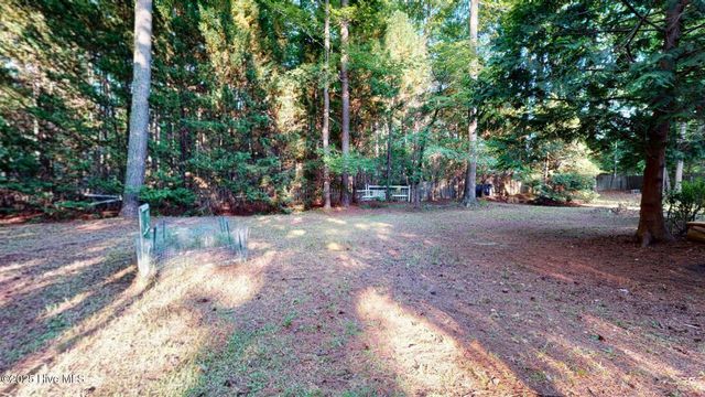 165 Sandhurst Place, Southern Pines, NC 28387