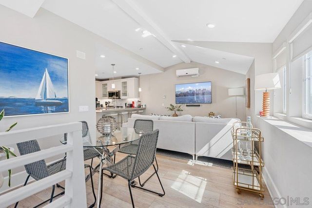 823 Jersey Court, San Diego, CA 92109