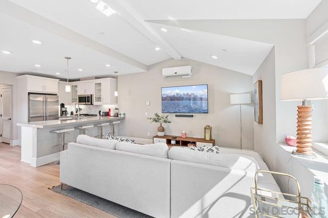 823 Jersey Court, San Diego, CA 92109