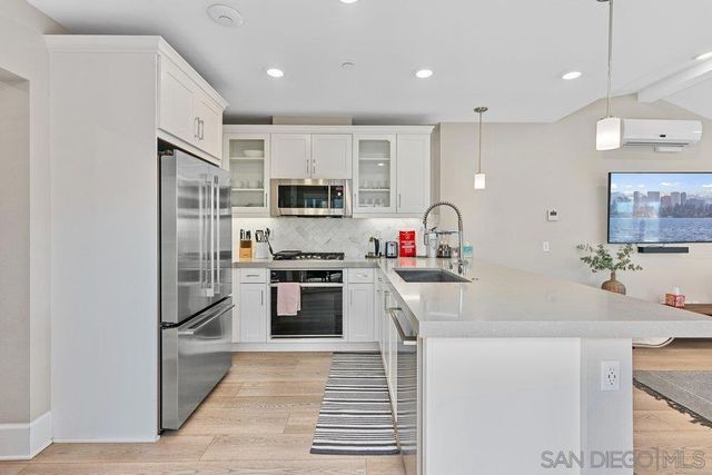 823 Jersey Court, San Diego, CA 92109