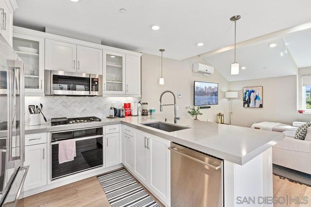 823 Jersey Court, San Diego, CA 92109