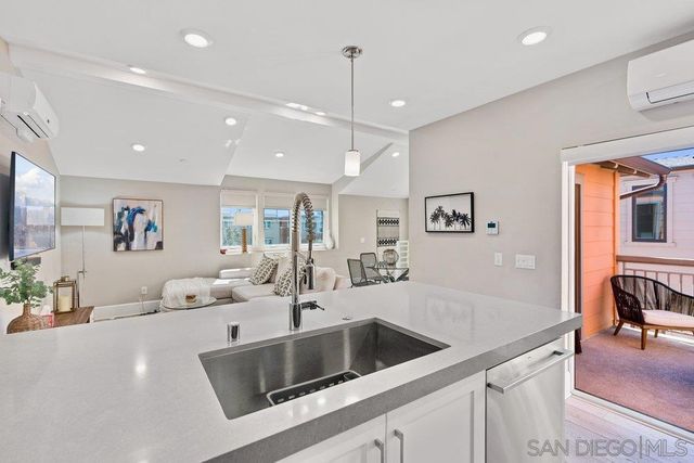 823 Jersey Court, San Diego, CA 92109