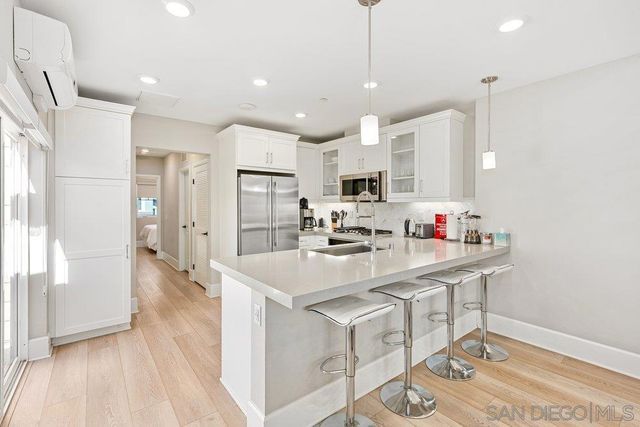 823 Jersey Court, San Diego, CA 92109