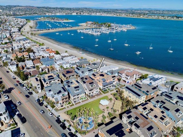 823 Jersey Court, San Diego, CA 92109