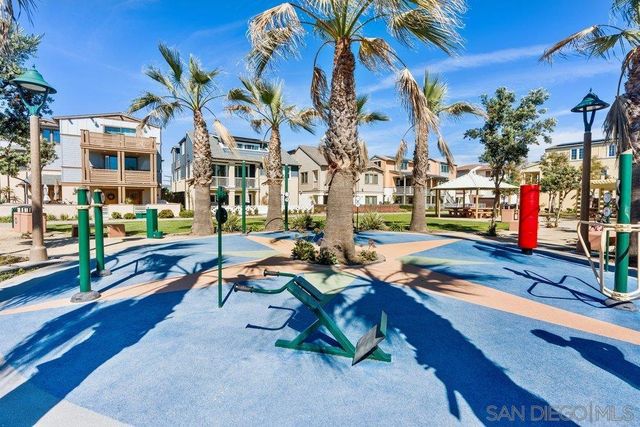 823 Jersey Court, San Diego, CA 92109