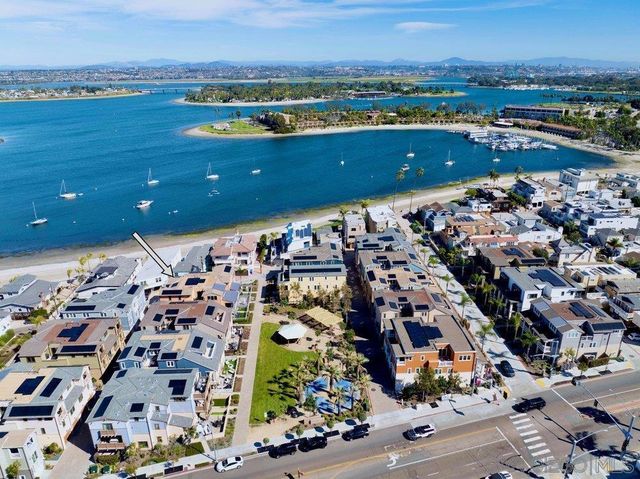 823 Jersey Court, San Diego, CA 92109