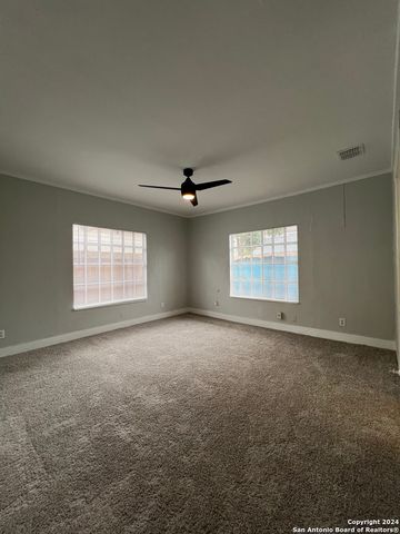 124 WIGGINS PL, San Antonio, TX 78214