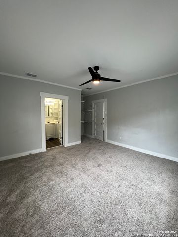 124 WIGGINS PL, San Antonio, TX 78214