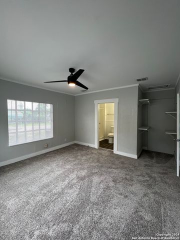124 WIGGINS PL, San Antonio, TX 78214