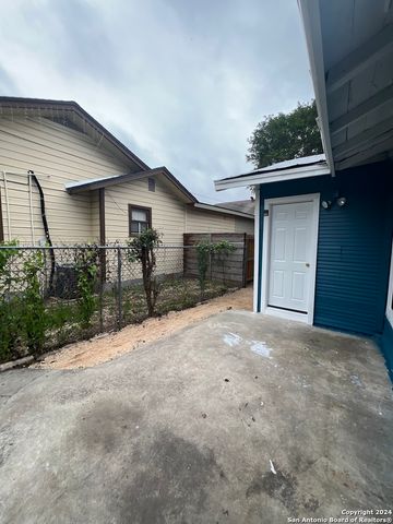 124 WIGGINS PL, San Antonio, TX 78214