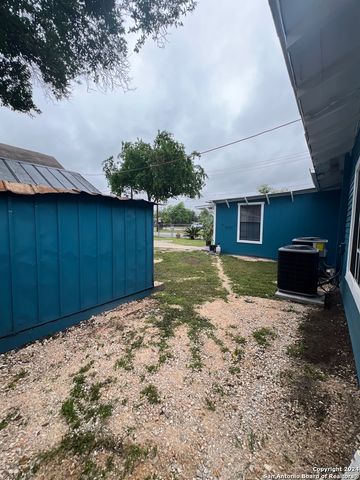 124 WIGGINS PL, San Antonio, TX 78214