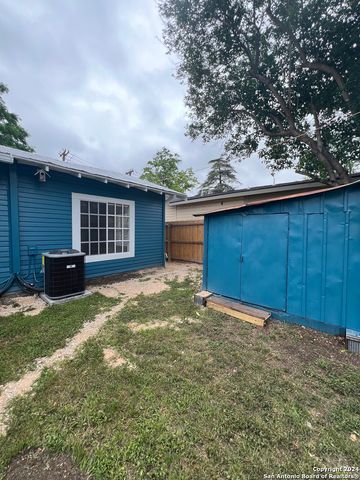 124 WIGGINS PL, San Antonio, TX 78214