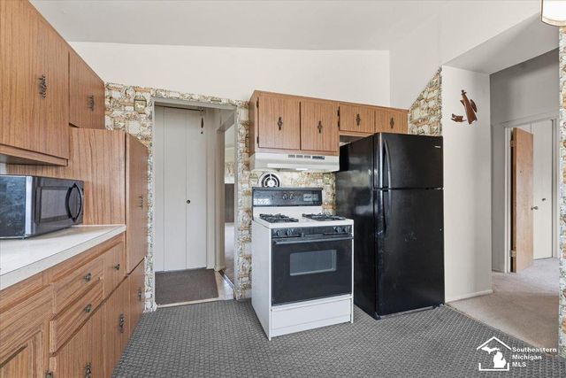 8435 Clippert Street, Taylor, MI 48180