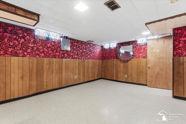 8435 Clippert Street, Taylor, MI 48180