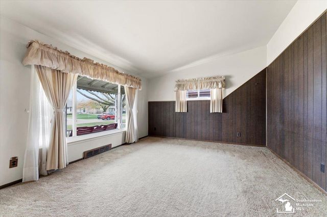 8435 Clippert Street, Taylor, MI 48180