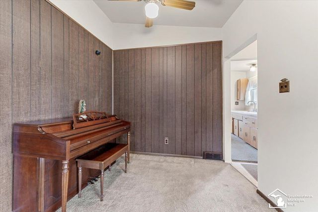 8435 Clippert Street, Taylor, MI 48180