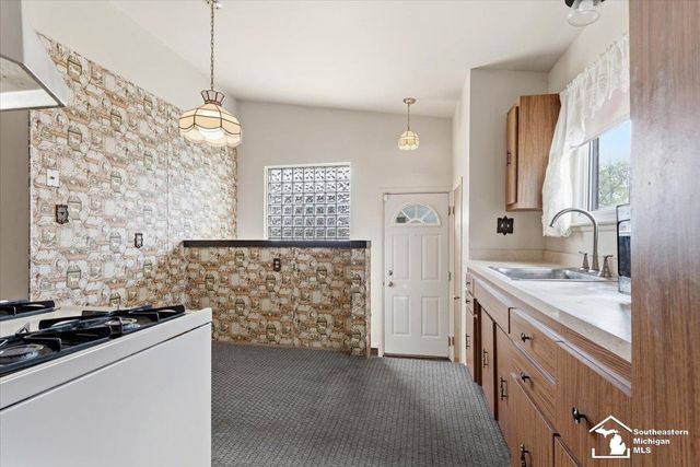 8435 Clippert Street, Taylor, MI 48180