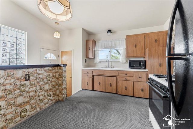 8435 Clippert Street, Taylor, MI 48180