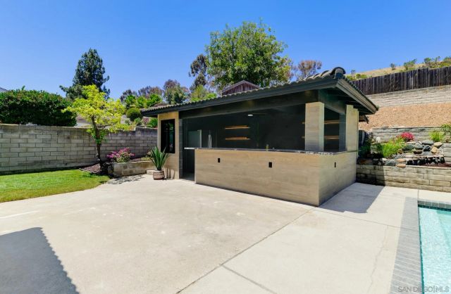 1562 Whitsett Dr, El Cajon, CA 92020