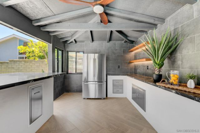 1562 Whitsett Dr, El Cajon, CA 92020