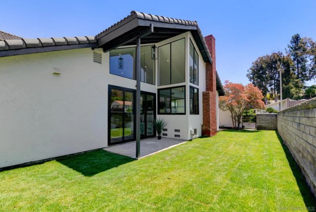 1562 Whitsett Dr, El Cajon, CA 92020