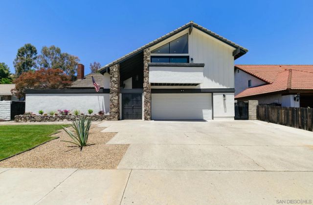 1562 Whitsett Dr, El Cajon, CA 92020