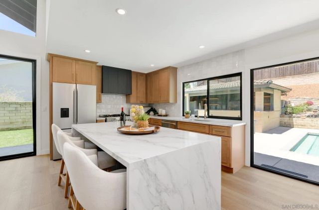 1562 Whitsett Dr, El Cajon, CA 92020