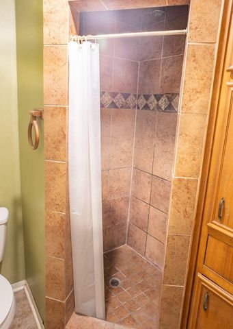 103 Sunflower Street, Lake Jackson, TX 77566