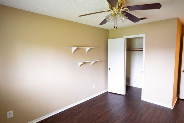 103 Sunflower Street, Lake Jackson, TX 77566